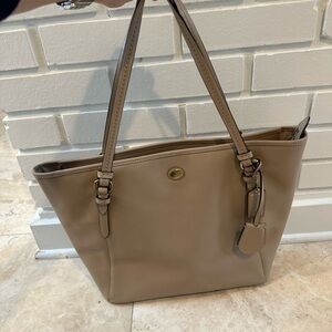 Coach Peyton Leather Zip Top Tote